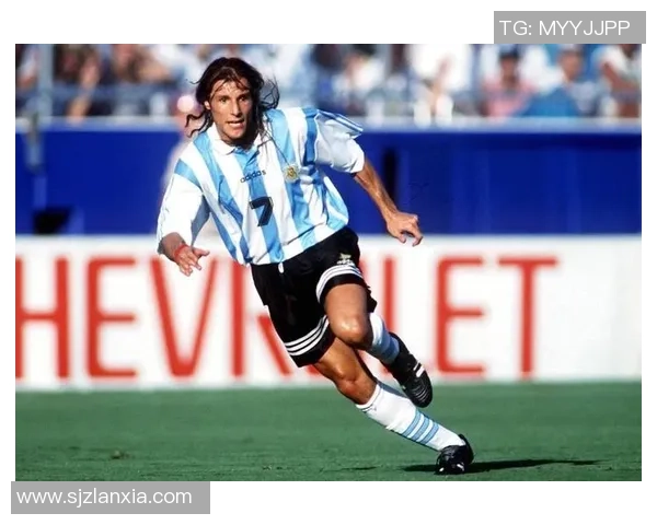 17号球衣的足球明星盘点及其辉煌成就解析