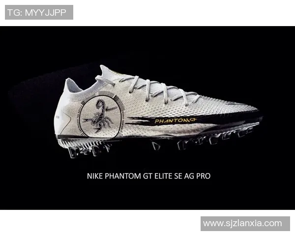 耐克足球明星蝎斗展现超凡技艺引领球场风潮