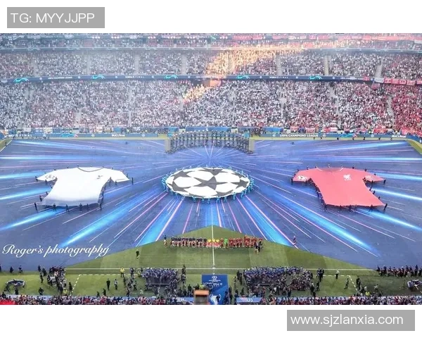 足球明星精彩瞬间回顾与推荐短片合集，感受他们的魅力与激情